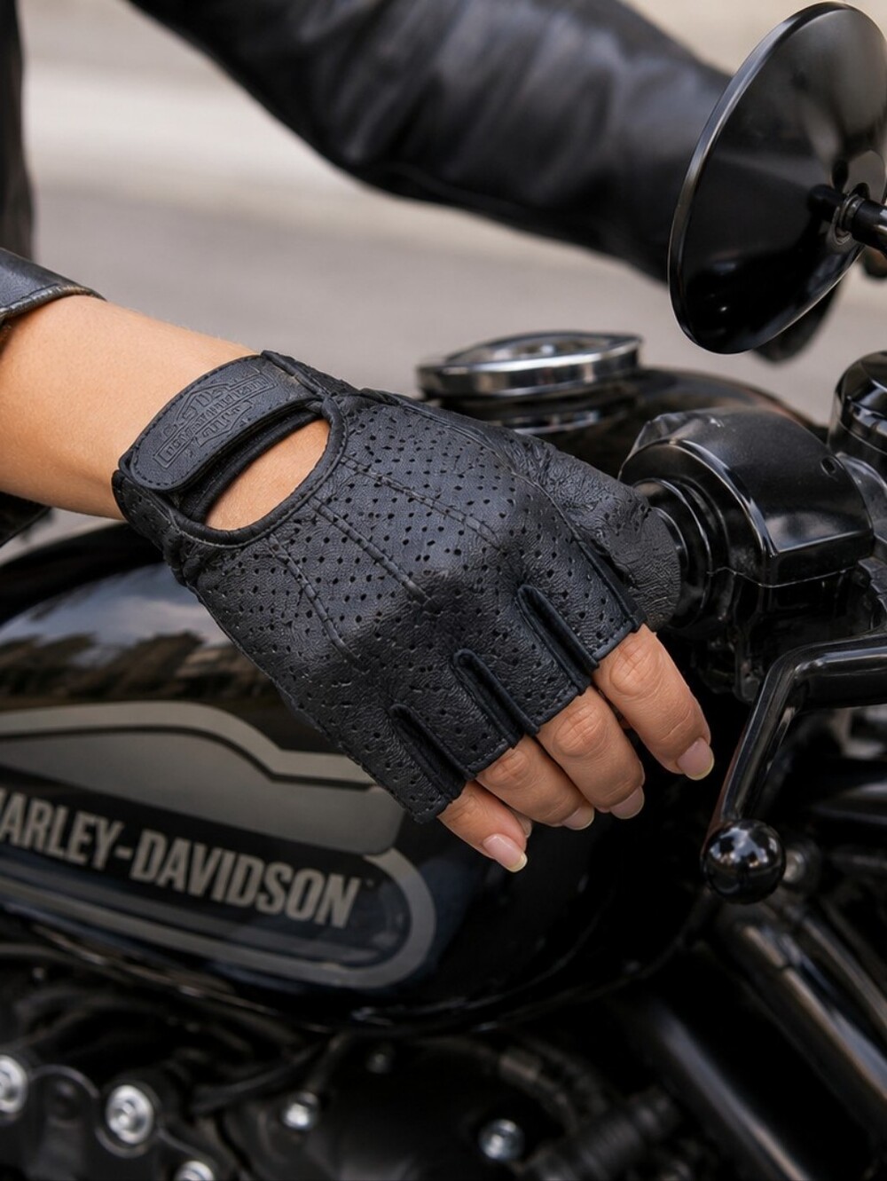 Harley-Davidson Womens Black Fingerless Perforated Riding Gloves